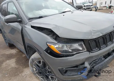 2019 Jeep Compass Upland Edition 4X4 z USA, uszkodzony, nr VIN 3C4NJDAB3KT723860